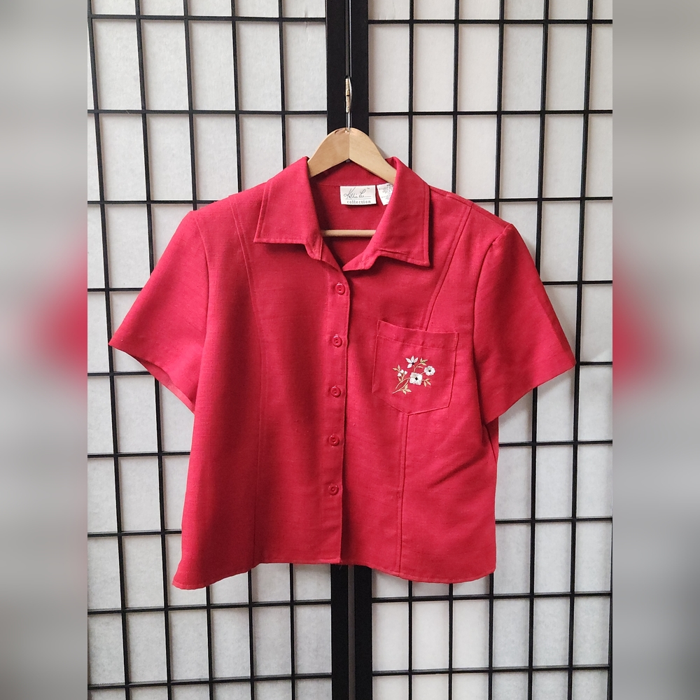 Kathie Lee Collection. Red Dhort Sleevr Top.